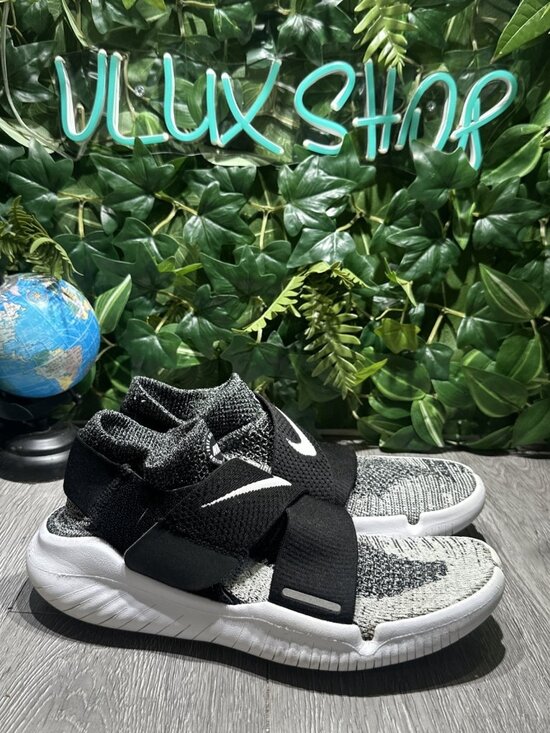 Nike Free RN Motion Flyknit Shoes Womens sz 10 Running Sneakers - Picture 1 of 9